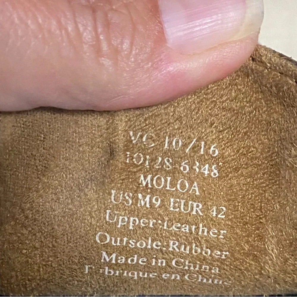 OluKai Moloa Brown Leather Men’s Loafers in Size 9.